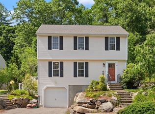 16 Stoneview Dr, Westford, MA 01886