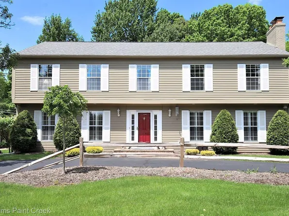 1552 N Fairview Ln, Rochester Hills, MI 48306