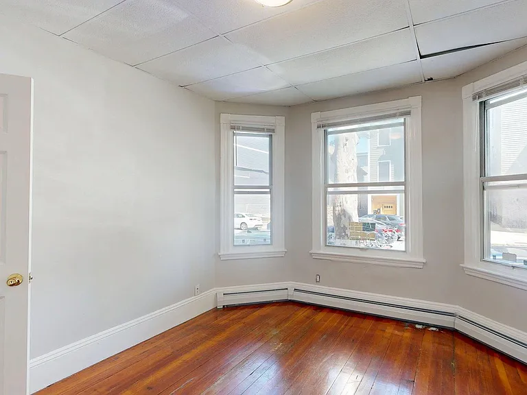 346 Chelsea St #1 — Photo 3