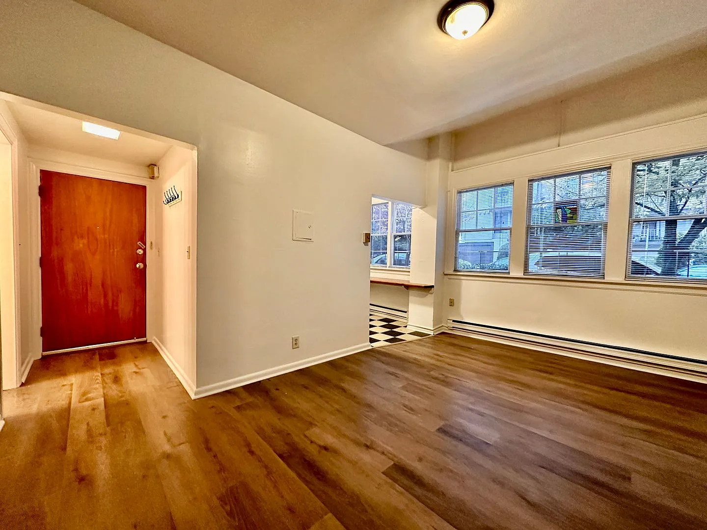Aloha Apartments — Photo 1