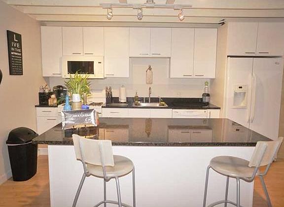4th image of 2250 Mary St APT 103