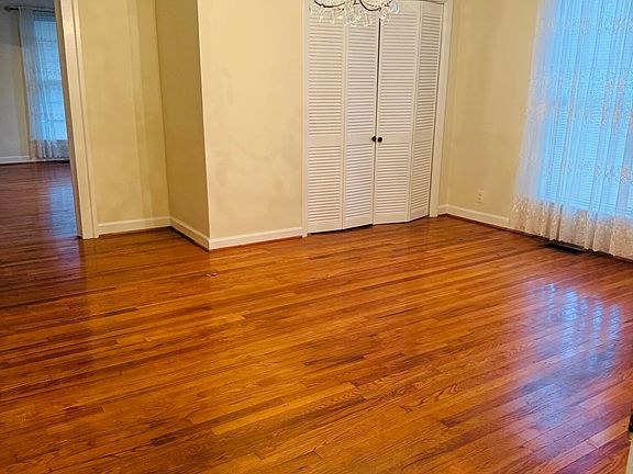 3rd image of 112 N Nassau St