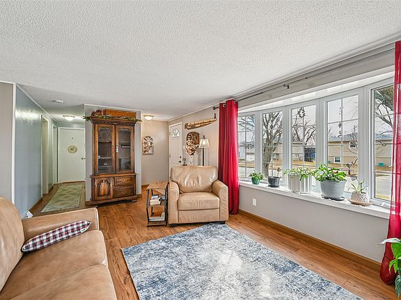 3rd image of 1032 Emmons St