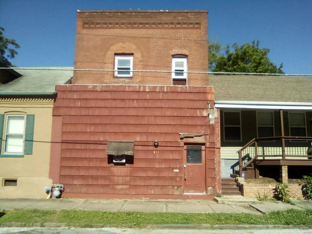 415 S Church St photo 1