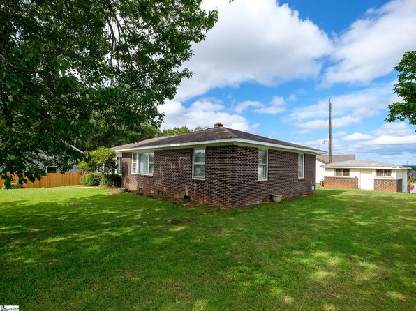 408 Pine Ridge Rd, Duncan, SC 29334
