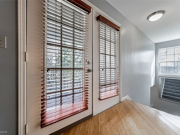 4th image of 22586 Lenox Dr