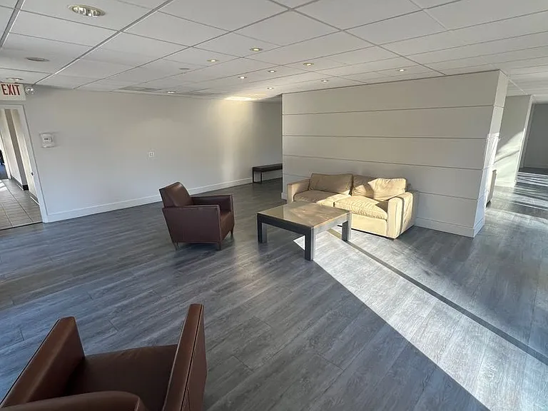 600 E 8th St #3M — Photo 37