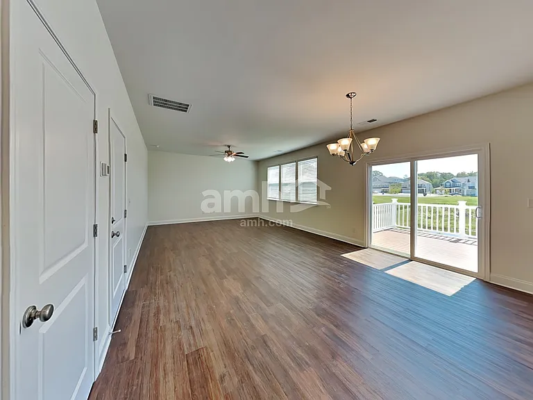 124 Cairo Ct — Photo 8