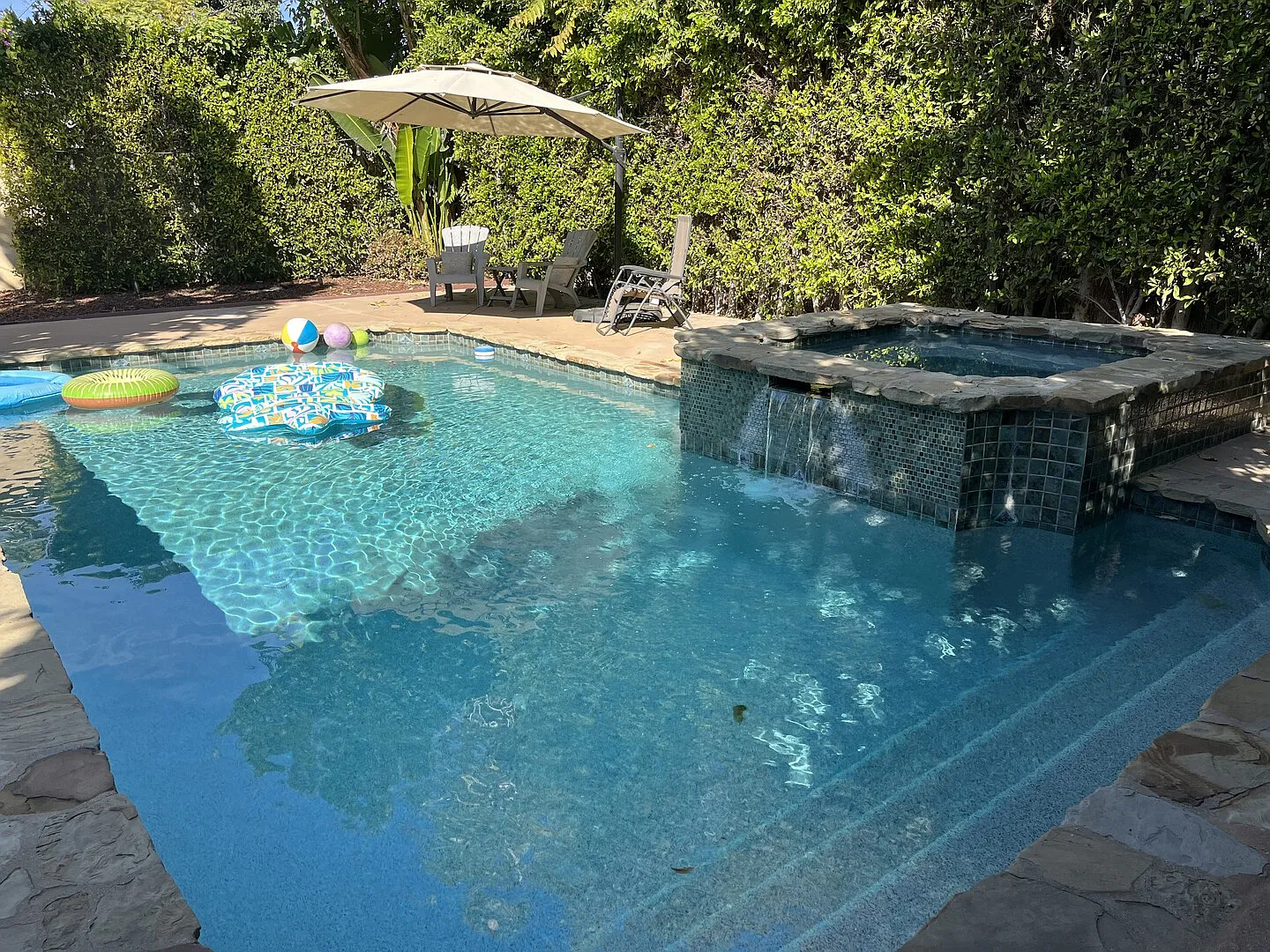 Cozy, Bright Burbank Home with Pool/Spa Available 12/1 — Photo 4
