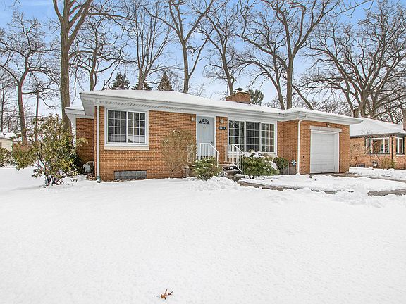 3rd image of 3482 Seneca Dr