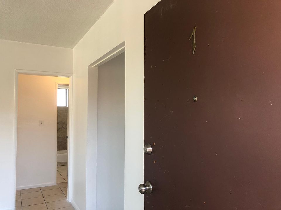 1st image of 11118 S Osage Ave #7