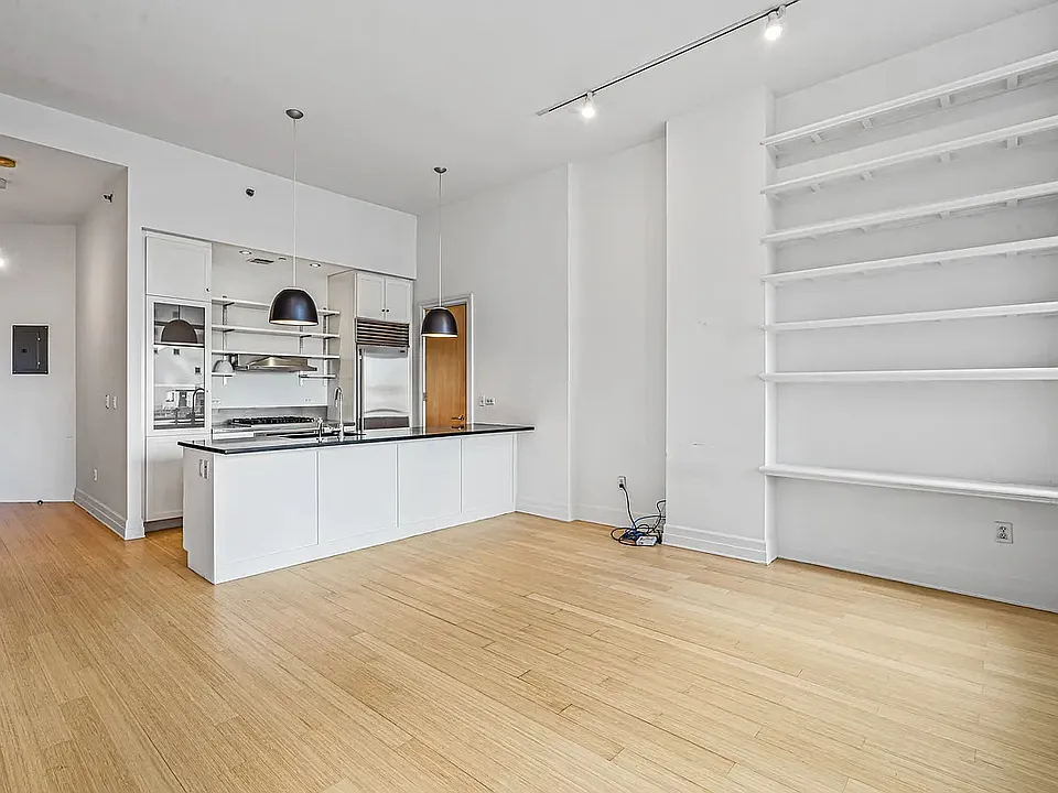 110 Livingston St #6J