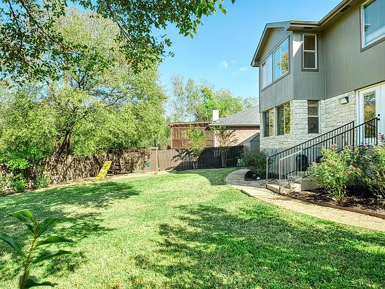 2412 Willow Way — Photo 28