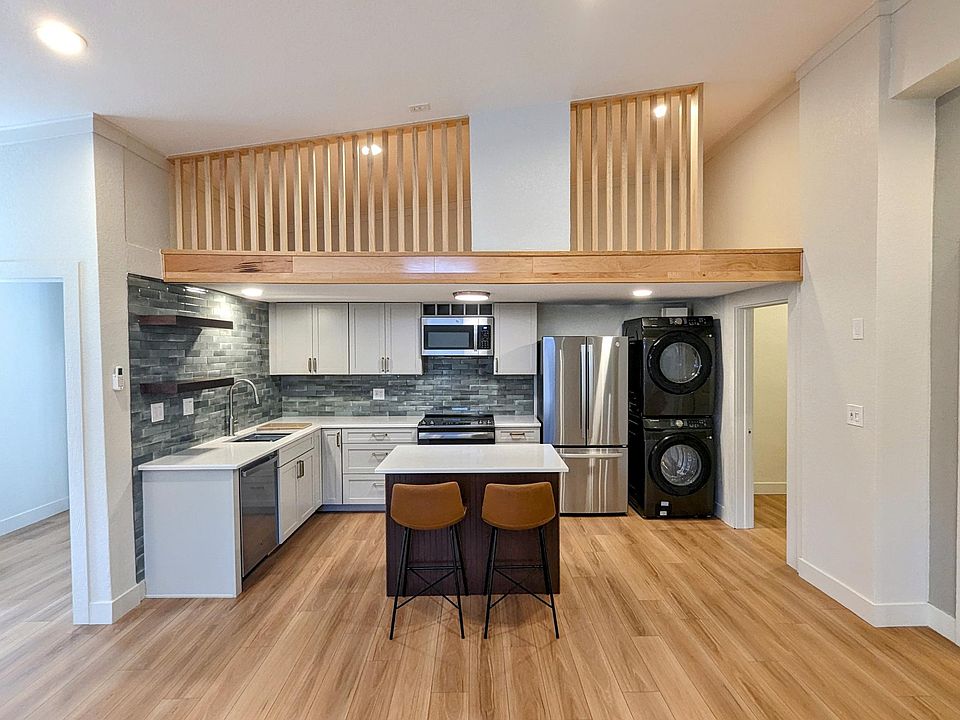 1st image of 2918 N Marion St #3
