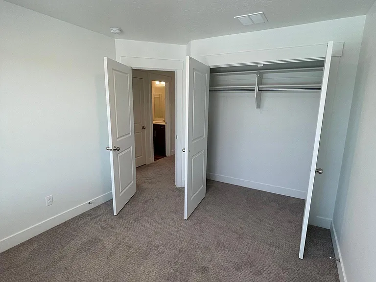 1122 N 1920 W — Photo 34