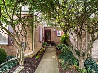 7790 Thomas Jefferson Ln, Dayton, OH 45459