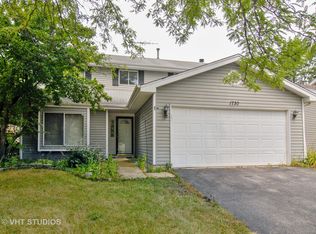 1730 Cumberland Rd, Aurora, IL 60504