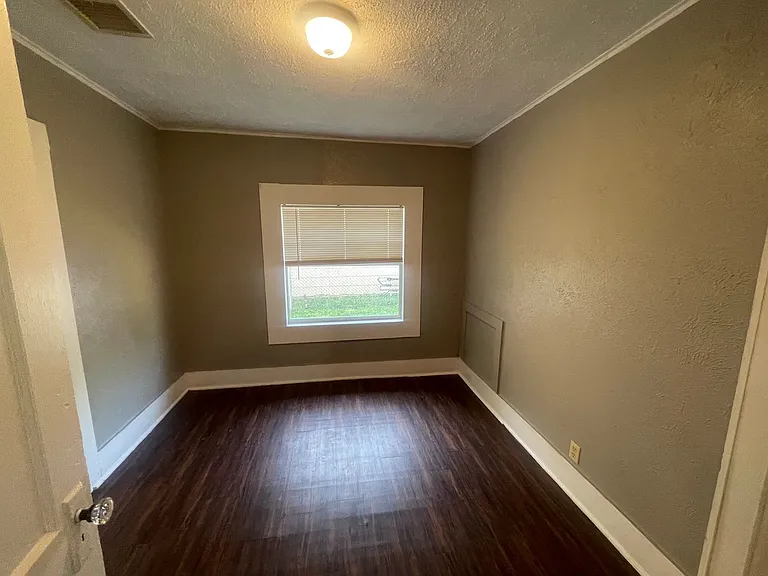 701 N University Blvd — Photo 4