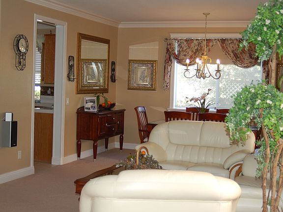 Formal Living 