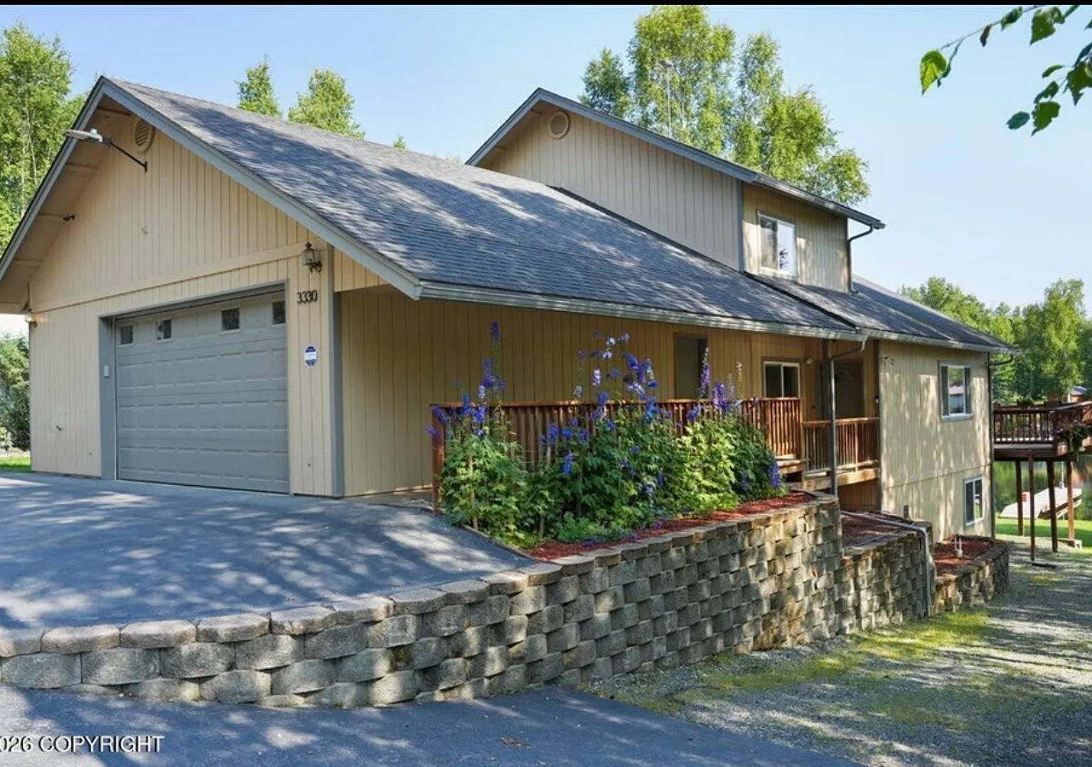 Fully Furnished Luxury Lake Living with private dock! 5 bedrooms/ 3 bathrooms/ 2 car garage and d... — Photo 1