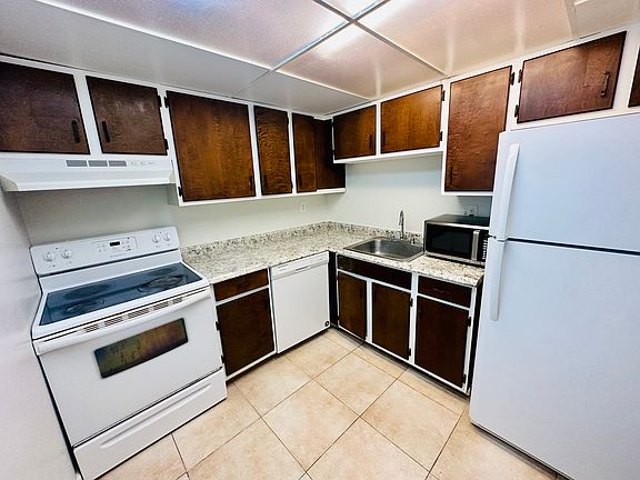 2nd image of 1504 Virginia Ave APT 211