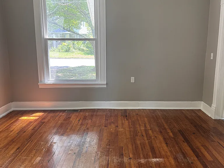 1115 S Main Ave — Photo 24