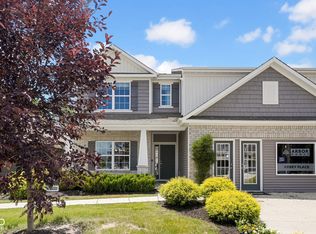 2067 Abbey Ln, Columbus, IN
