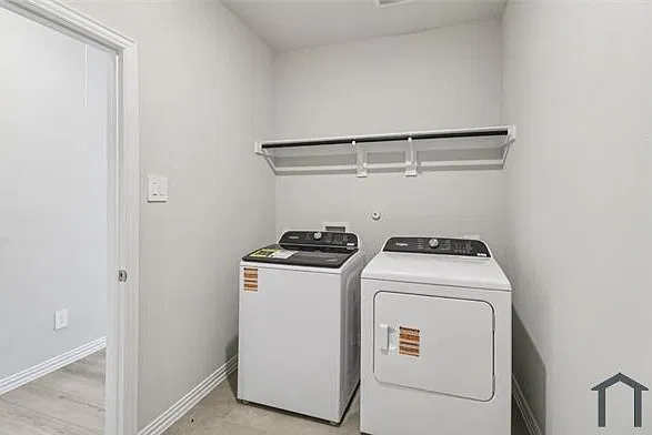 4 bed, 2350 sqft, $3,126 — Photo 2