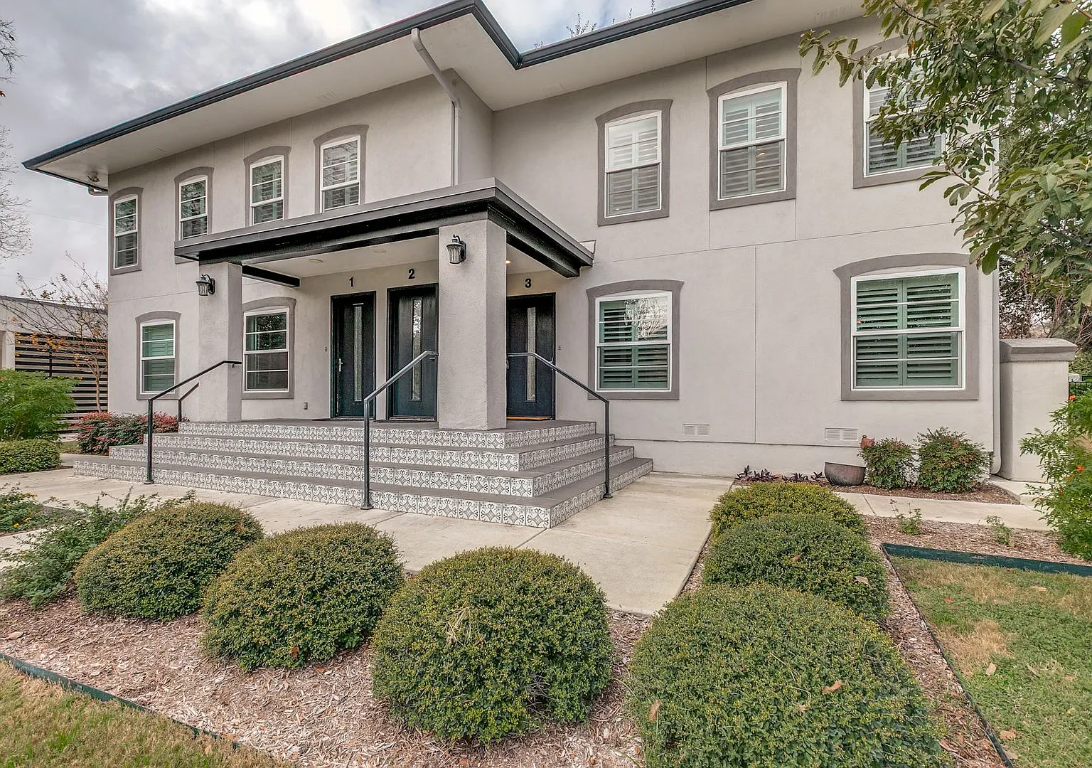 Beautiful 3-Bedroom Apartment In Olmos Park — Photo 3