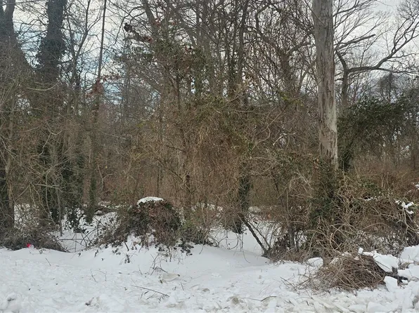 16 Hickory Street, Wyandanch, NY 11798