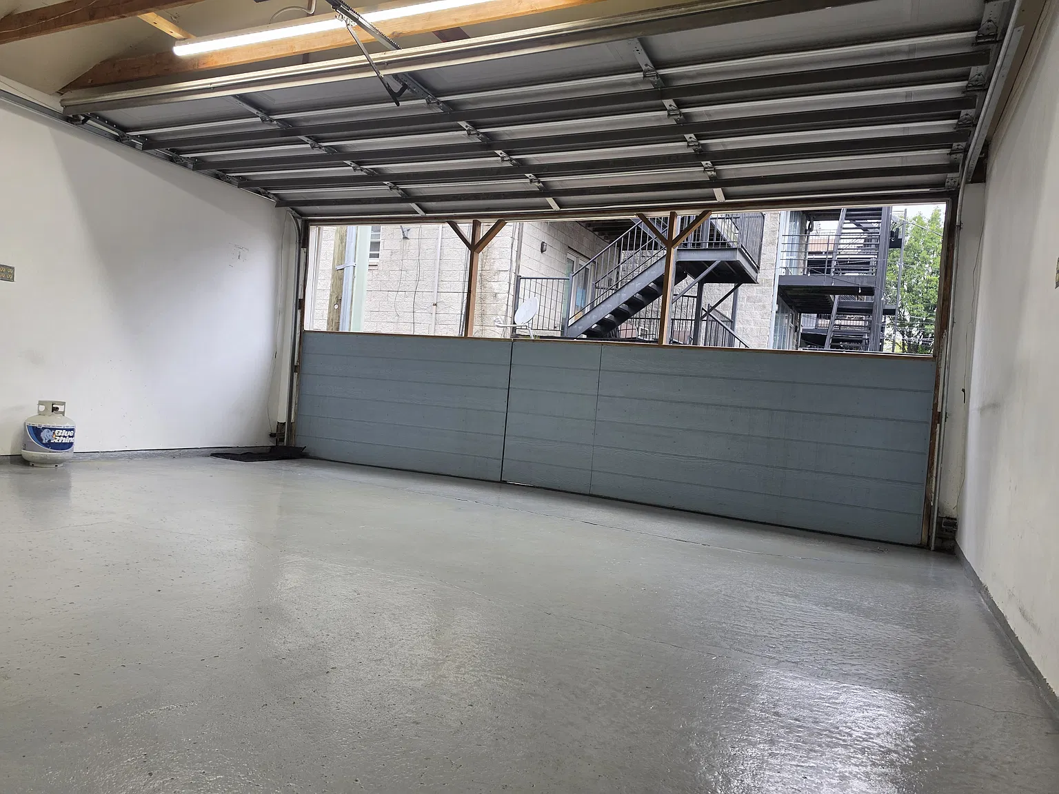 Studio, $700 — Photo 3