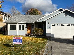 2317 SW Fissure Loop N, Redmond, OR 97756