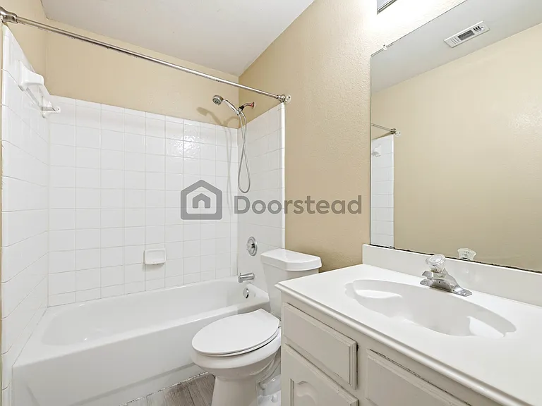 15809 Ducote Dr — Photo 25