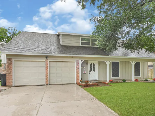 2107 N Rayburn Ct, Pasadena, TX 77502