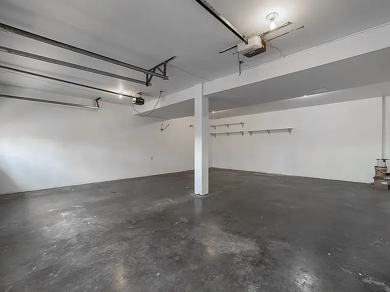 423 Flower Dr — Photo 20