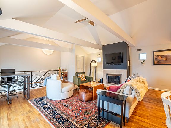 2nd image of 1111 N Honore St #3