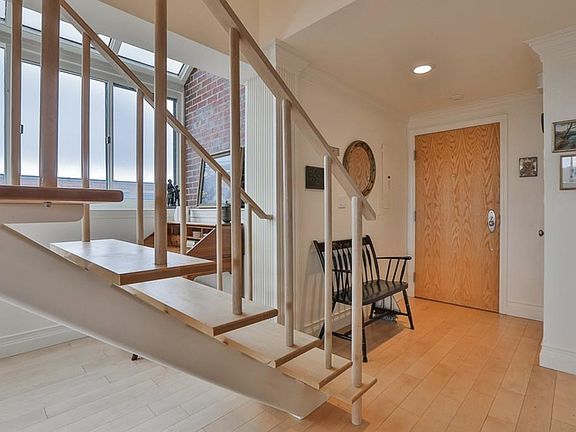 4th image of 58 Merrimac St APT 3-8