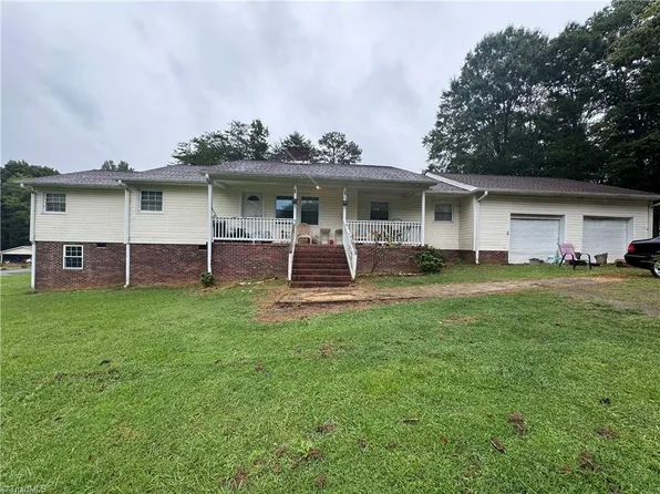 4737 Huntingwood Rd, Ramseur, NC 27316
