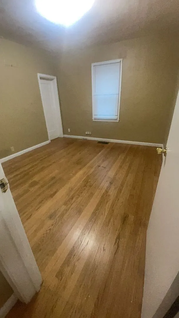 2017 N Rosewood Ave - Charming 3-Bedroom Home with Eat-In Kitchen, Front Porch & Included Applian... — Photo 3