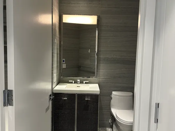 252 South Street image 5 of 17