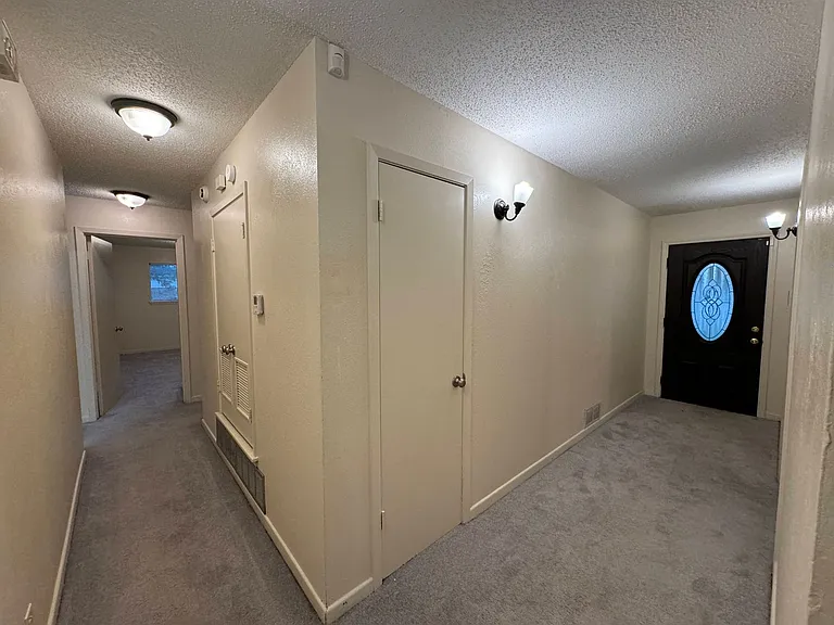 605 Bellaire Dr — Photo 18