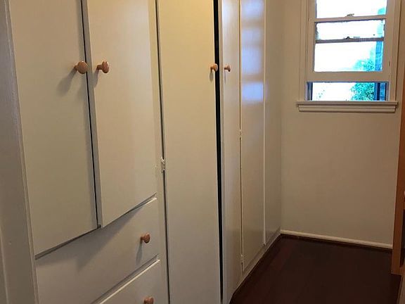 5th image of 215 N La Peer Dr APT 9