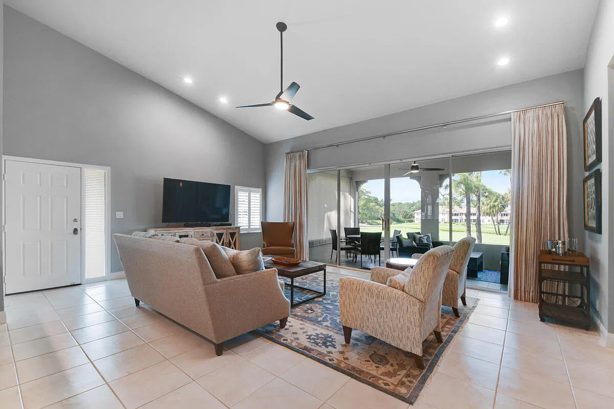 3 bed, 2.0 bath, 1839 sqft, $8,500 — Photo 1