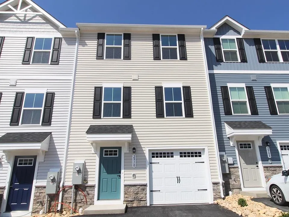 2910 Orchard Ridge Ln