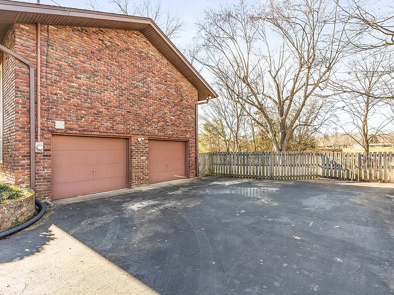 949 Kevin Rd — Photo 31