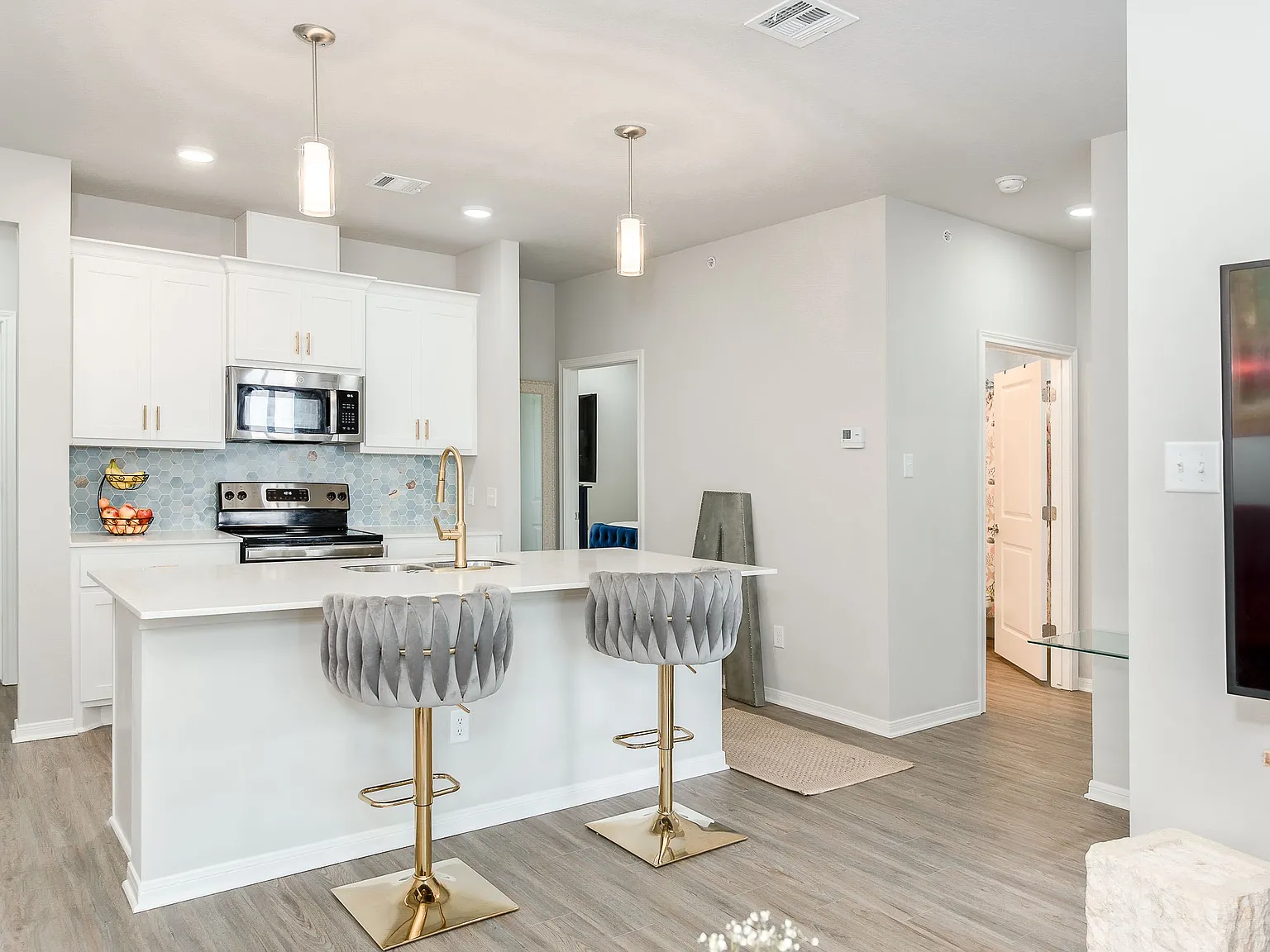 2 bed, 1091 sqft, $1,550 — Photo 4