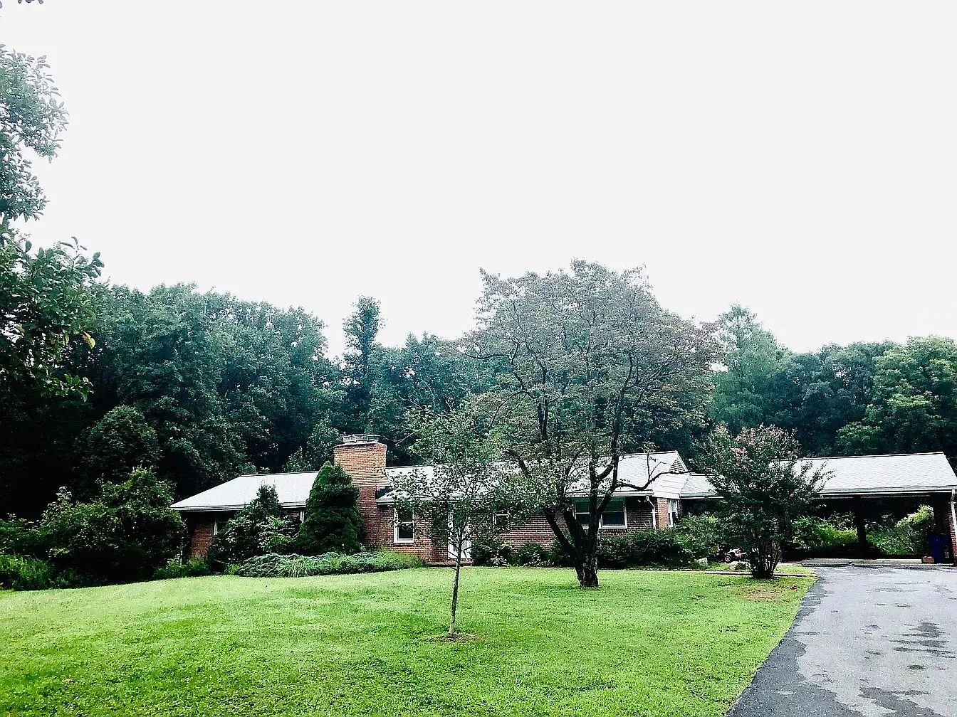 3 bed, 2.5 bath, 2870 sqft, $800 — Photo 1