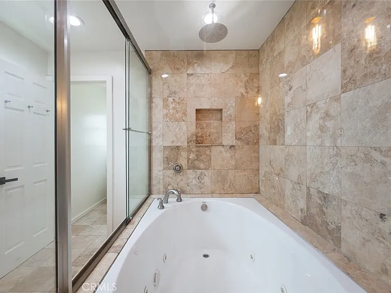 15147 Otsego St — Photo 35