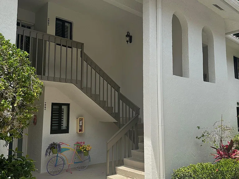 65 Pelican Pointe Dr #202 — Photo 7