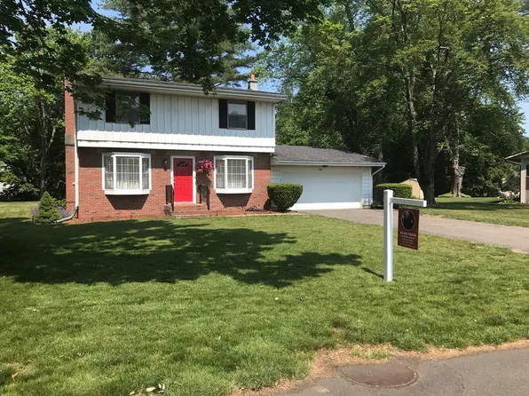 8 Skyline Dr, South Hadley, MA 01075